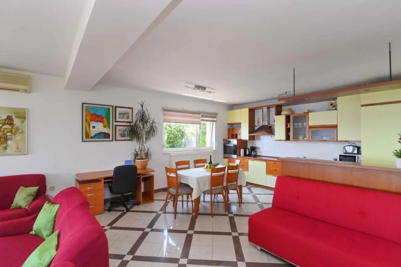 Apartment Near Opatija Port In Volosca