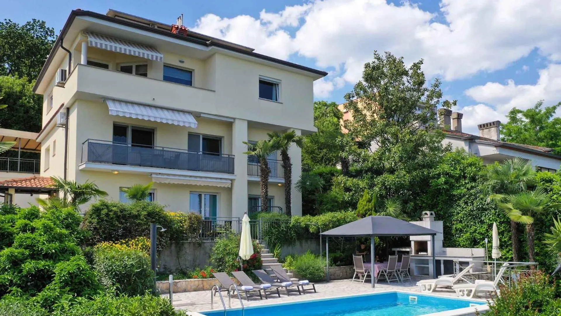 Apartment Near Opatija Port In Volosca