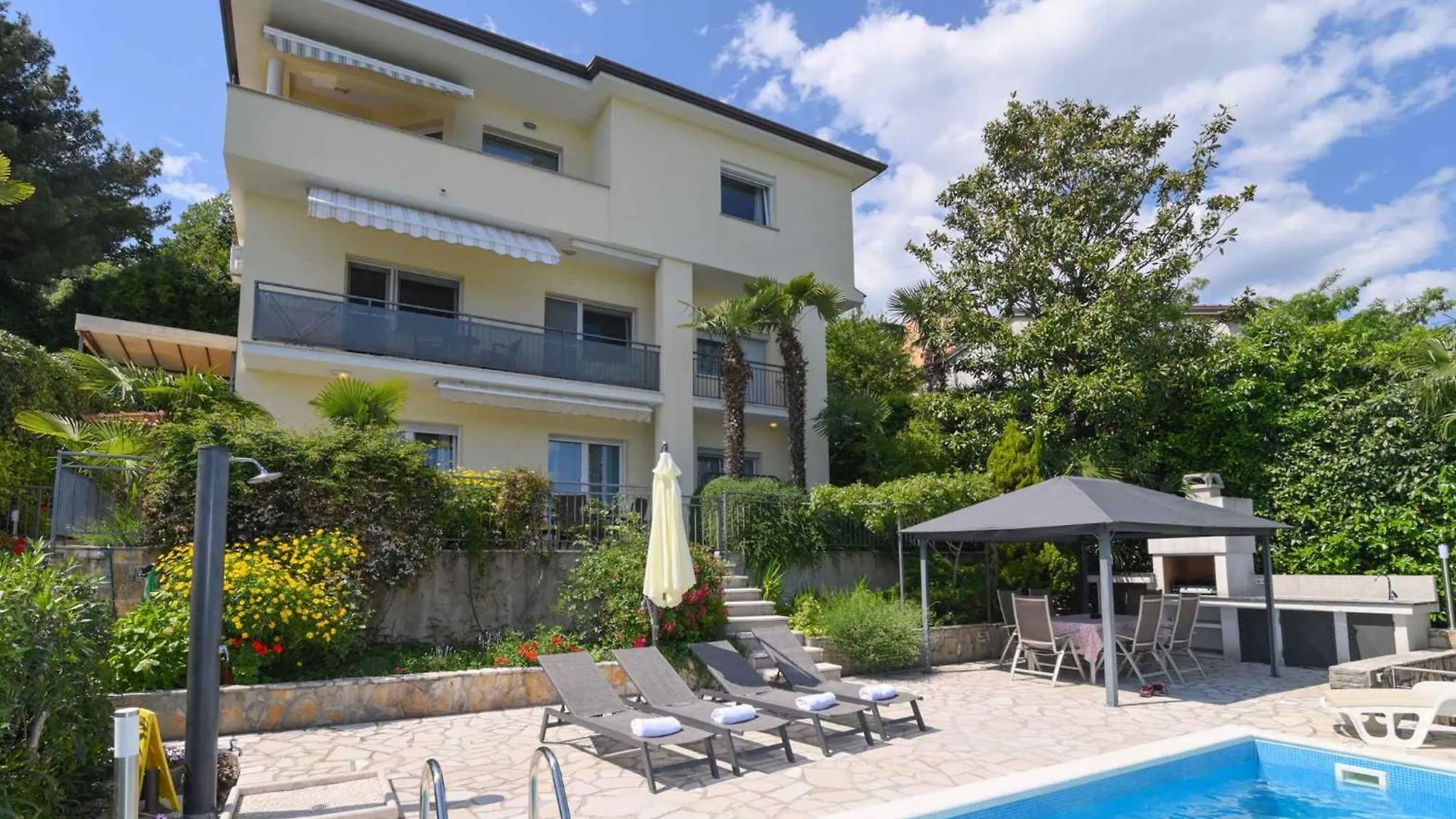 Apartment Near Opatija Port In Volosca